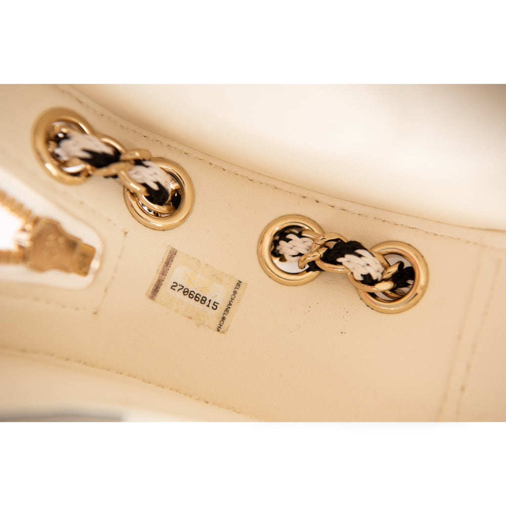 Chanel LA PAUSA - Lambskin Leather