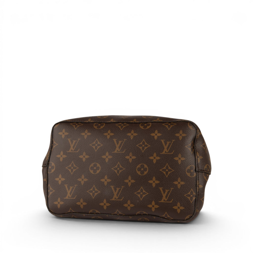 Louis Vuitton NéoNoé MM — bottom view